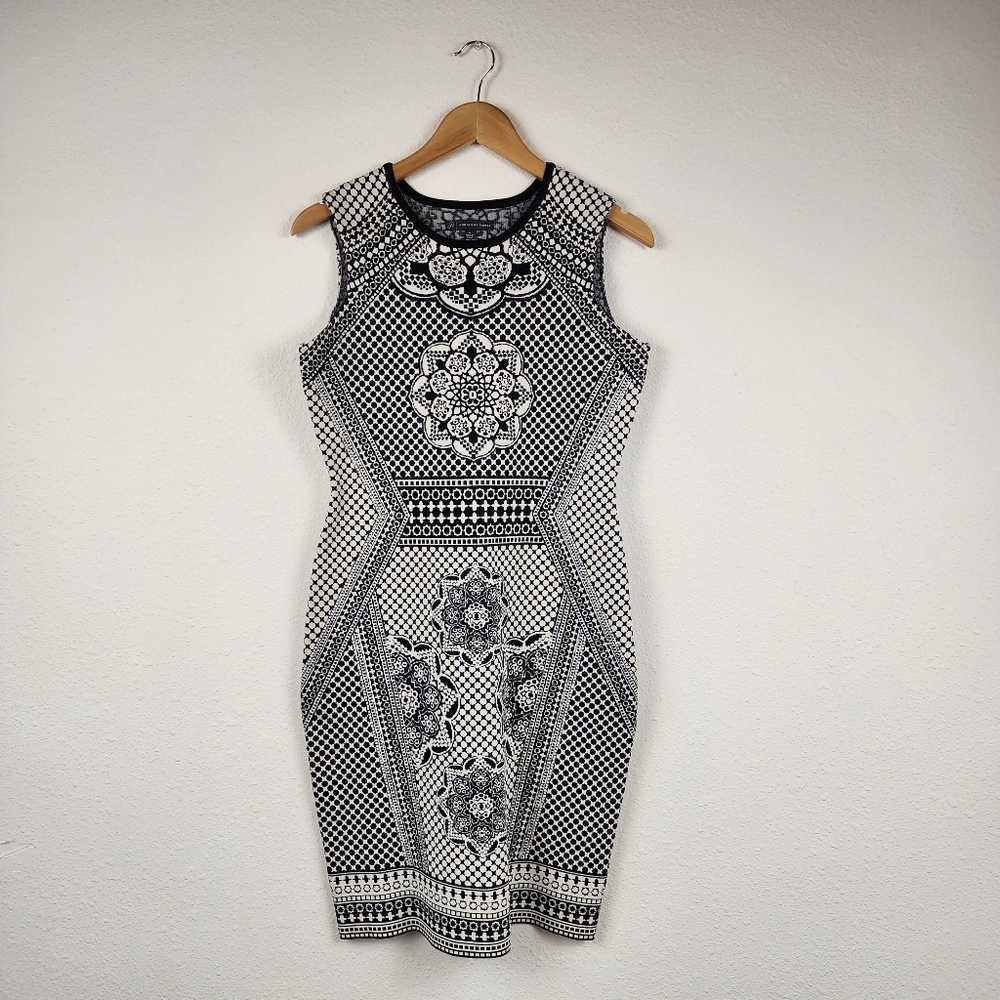 Adrianna Papell Sleeveless Knit Sheath Dress Black White Pattern Size M Cocktail